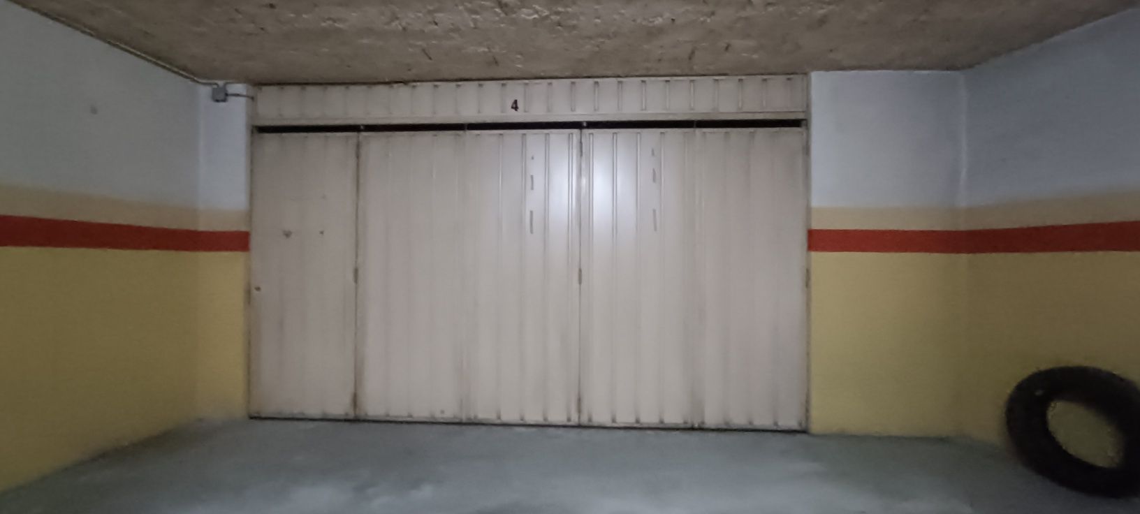 Garagem fechada Centro Trofa - Investimento