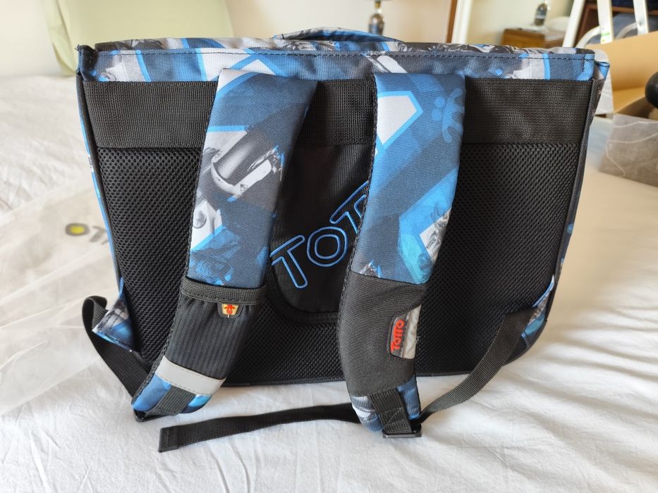 Mochila escolar Totto (nova)