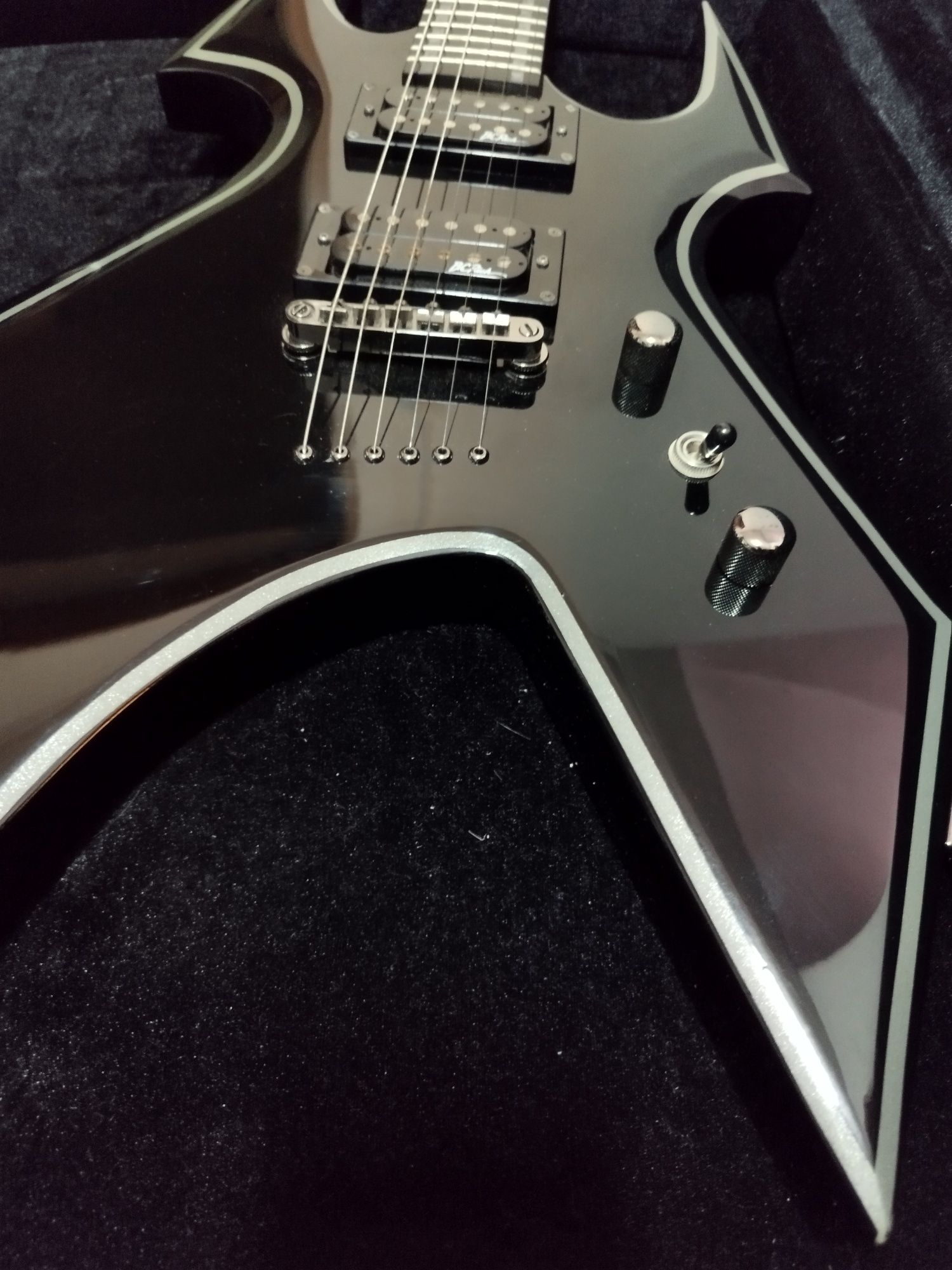 Gitara B.C. RICH futerał case