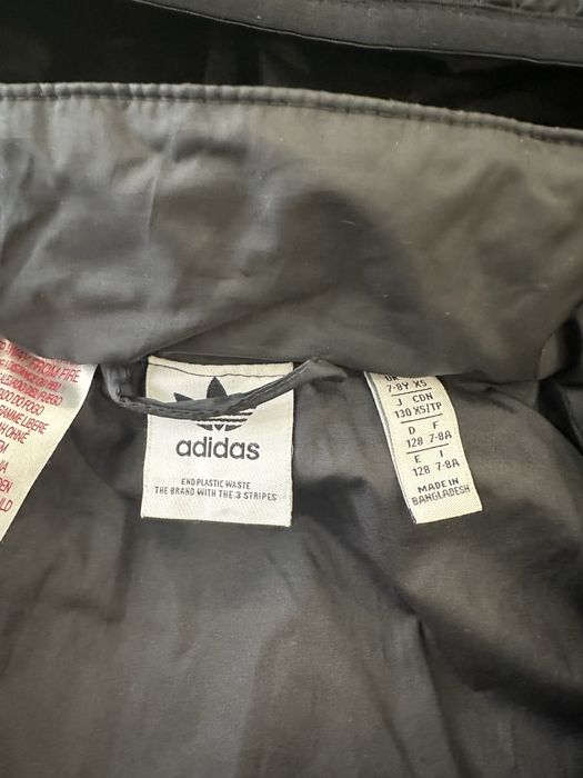 Куртка фірми adidas