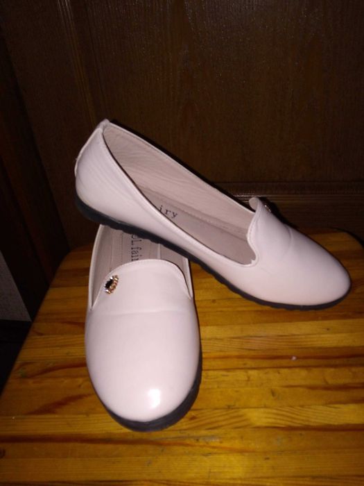 Весняні туфлі, розмір 37 у гарному стані
