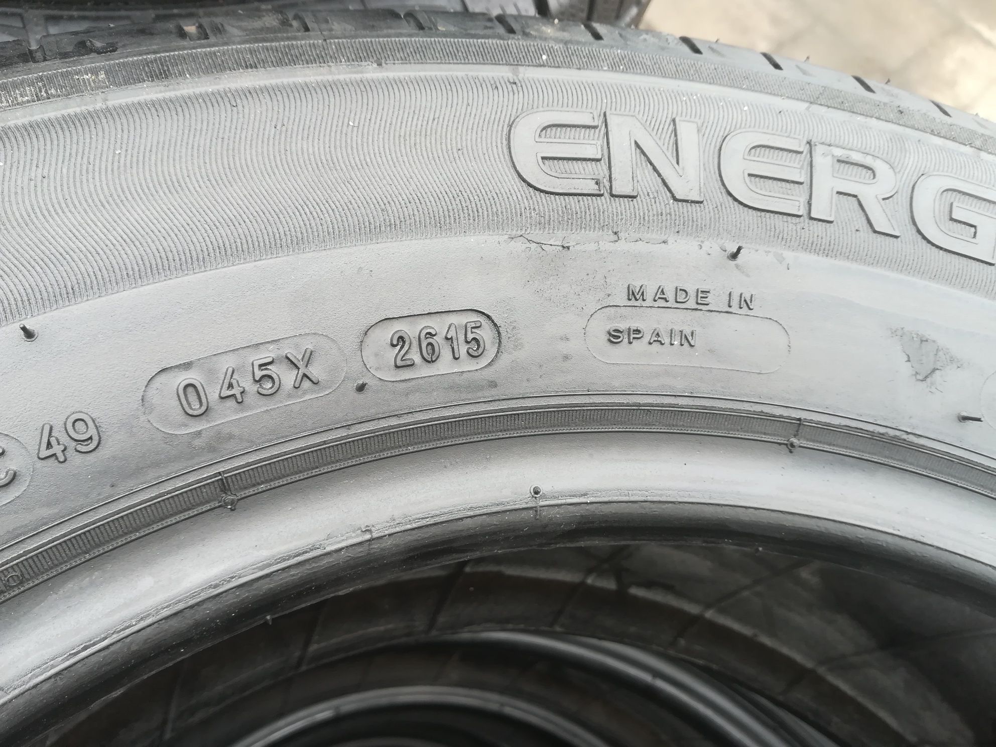 4 sztuki komplet opony letnie 215/60R16 Michelin Energy Saver 2015 r.