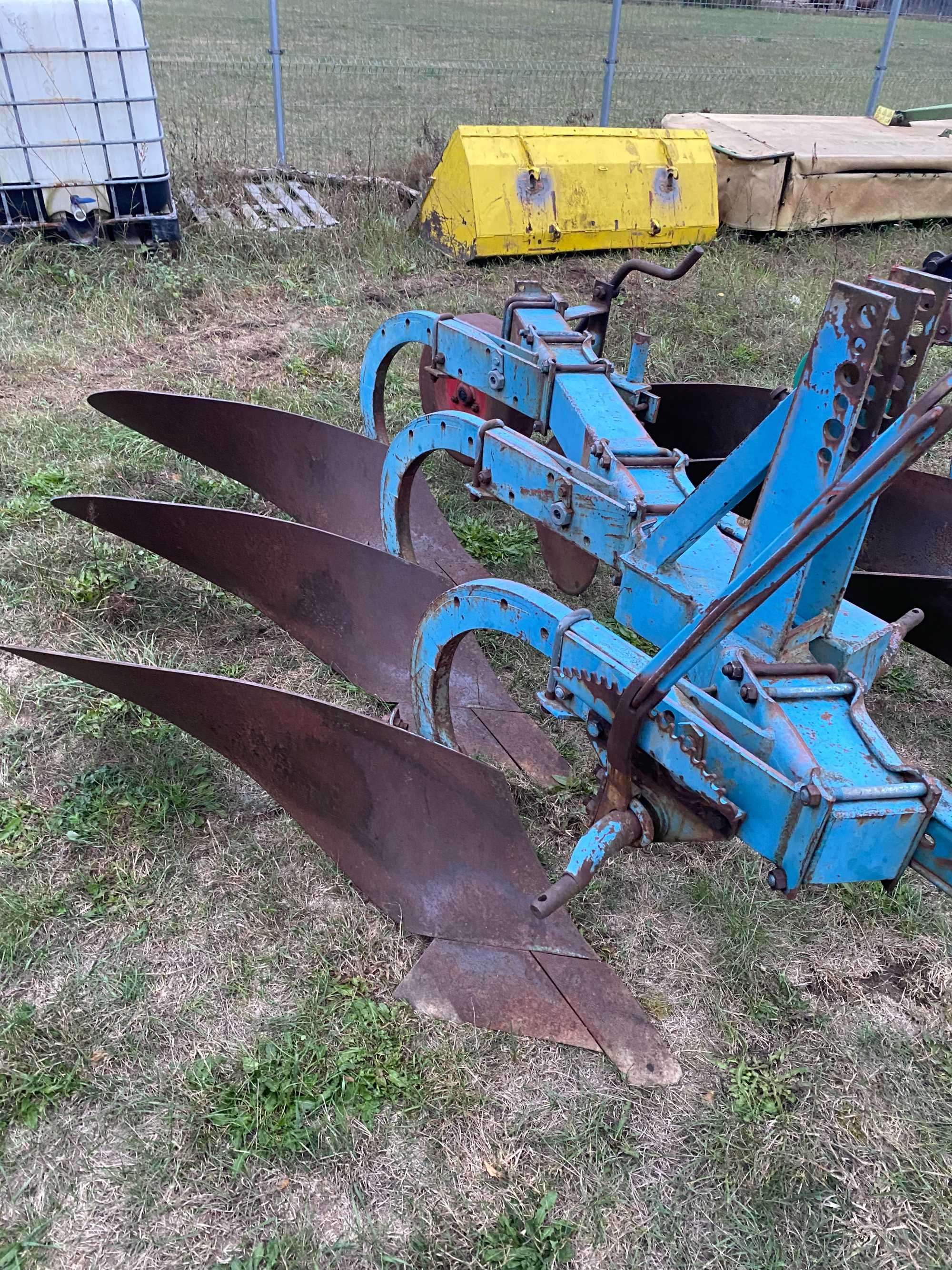 Plugi 3 skibowe Fiskars