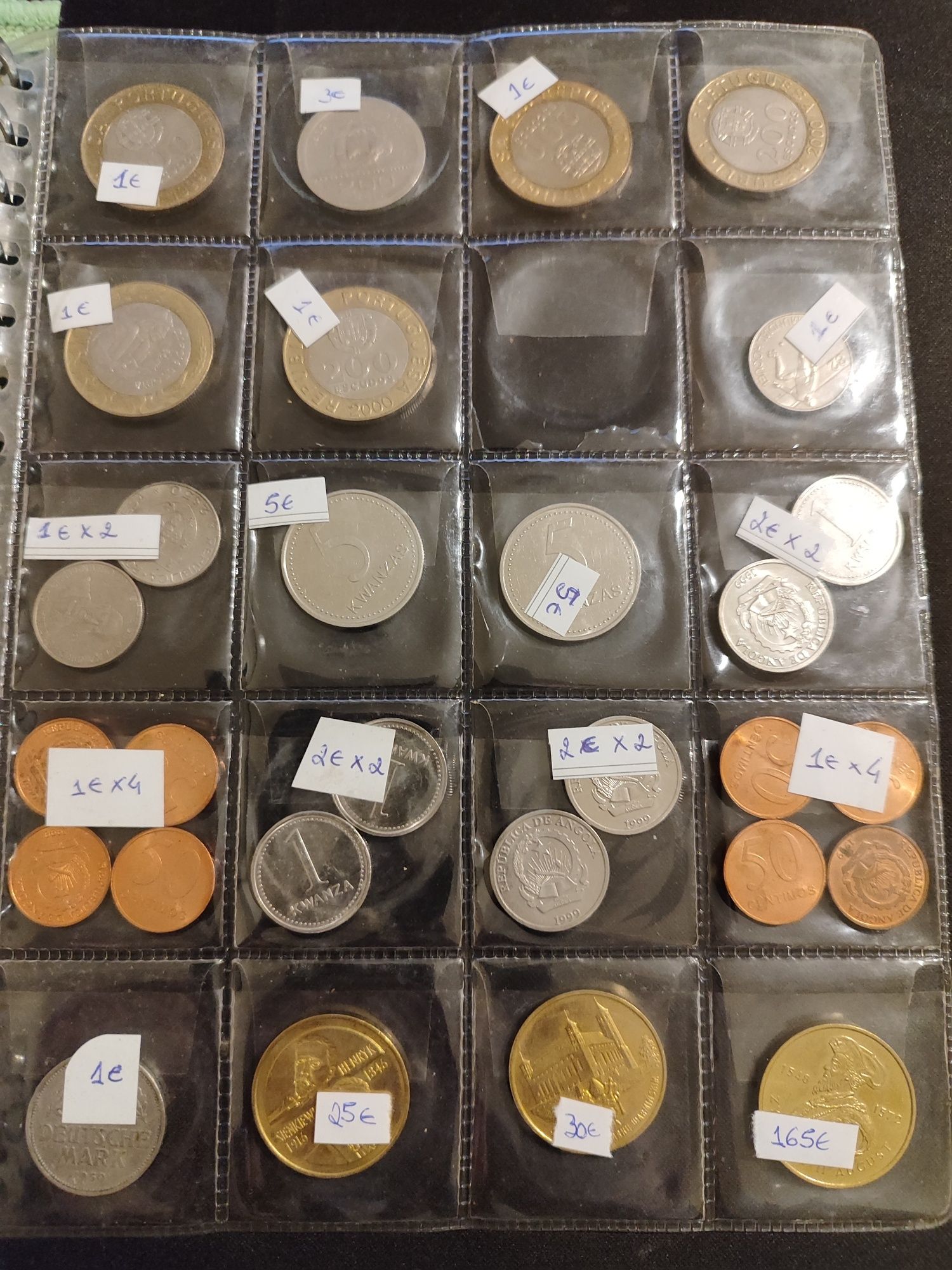 Vendo várias moeda de coleção e vários países.