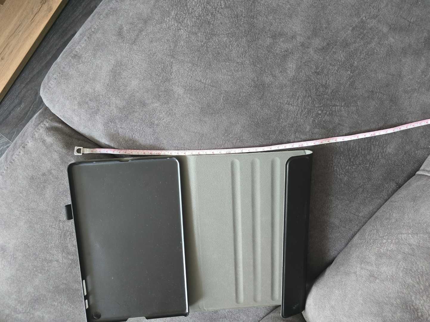 etui na tablet kolor czarny