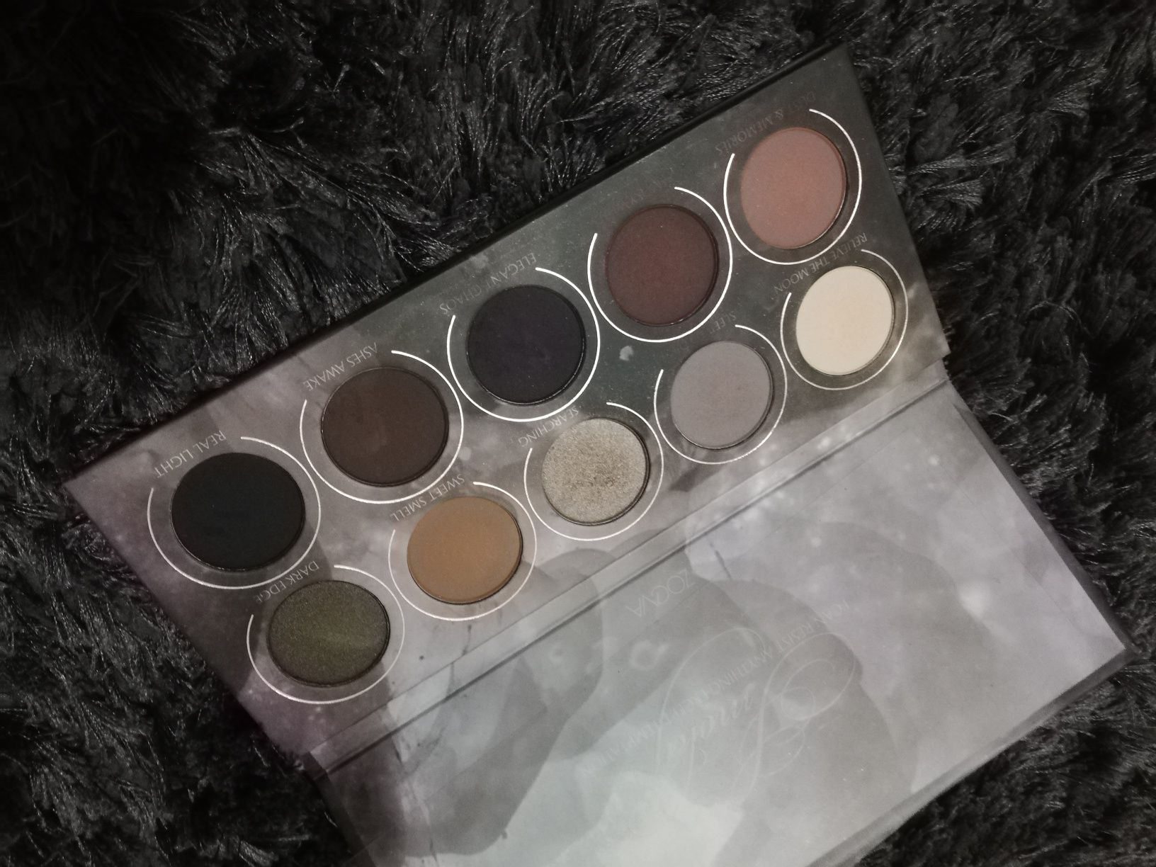 ZOEVA SMOKY EYESHADOW Paleta 10 cieni do powiek