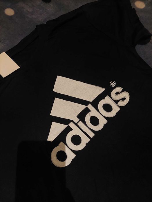 Tshirt Adidas preta