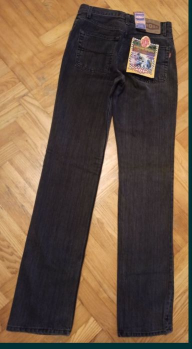 - Spodnie, grafitowy jeans, prosty, klasyczny krój. Cross jeans.