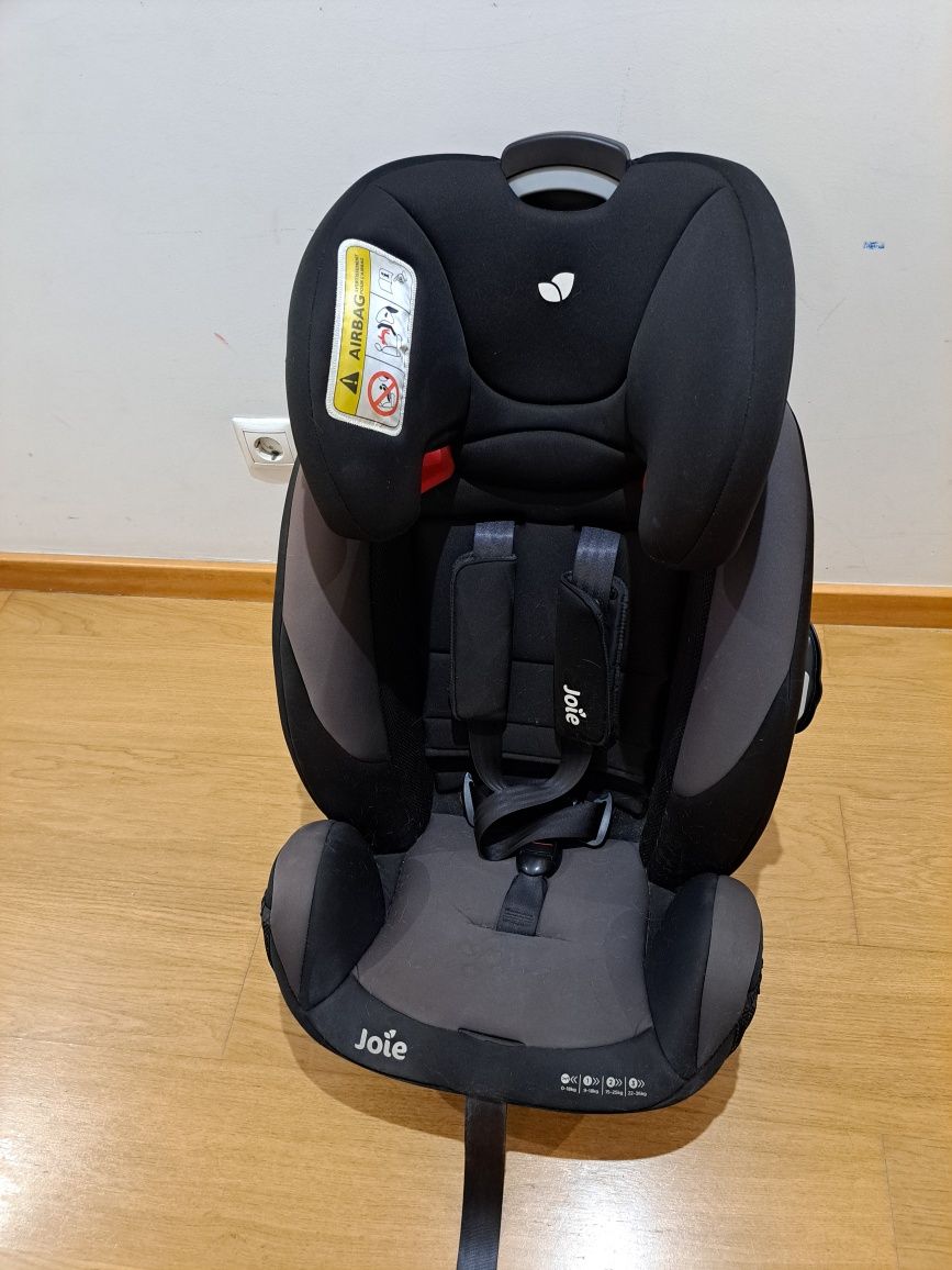 Cadeira de carro para bebe/criança marca joie
