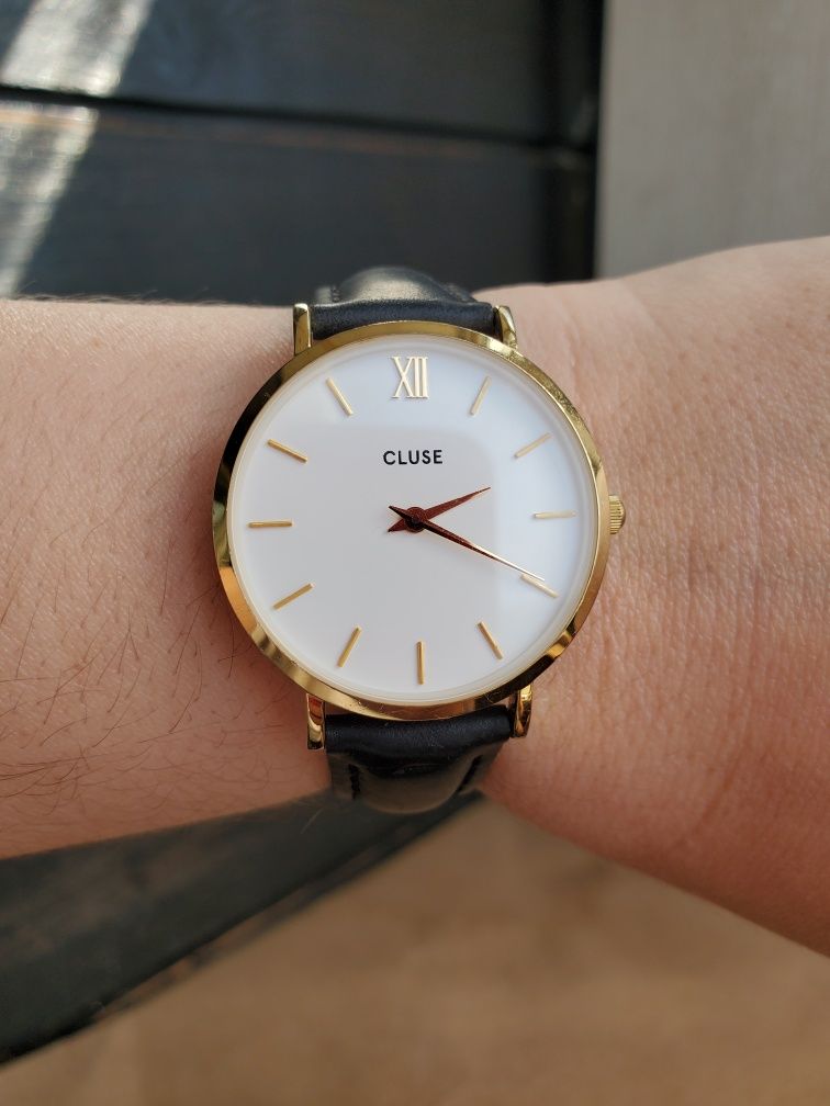 Годинник Cluse з шкіряним ремінцем наручний годинник