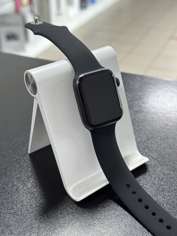 Apple Watch SE 40mm Space Grey 100%