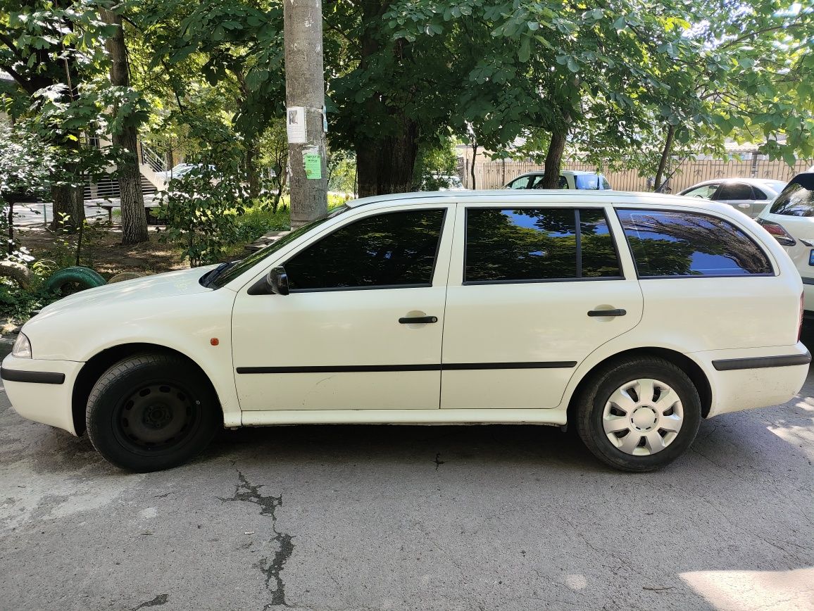 Продам Skoda octavia tour A4 универсал