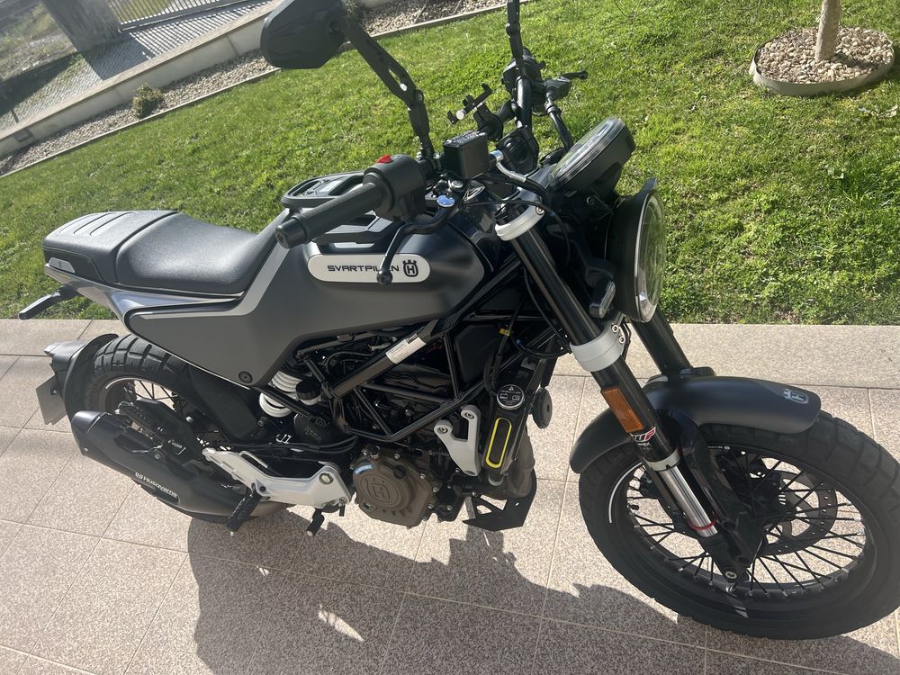 Moto Husqvarna Svartipillen 125