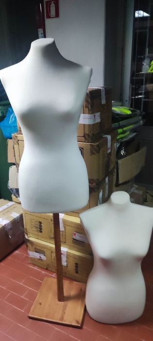 2 Manequins femeninos para montras