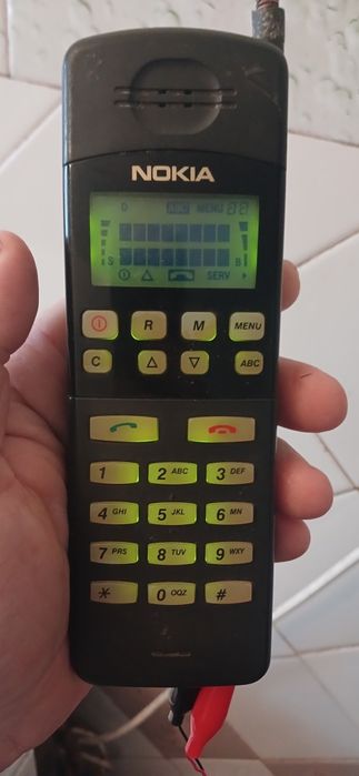 Продам один телефон 600 гривень