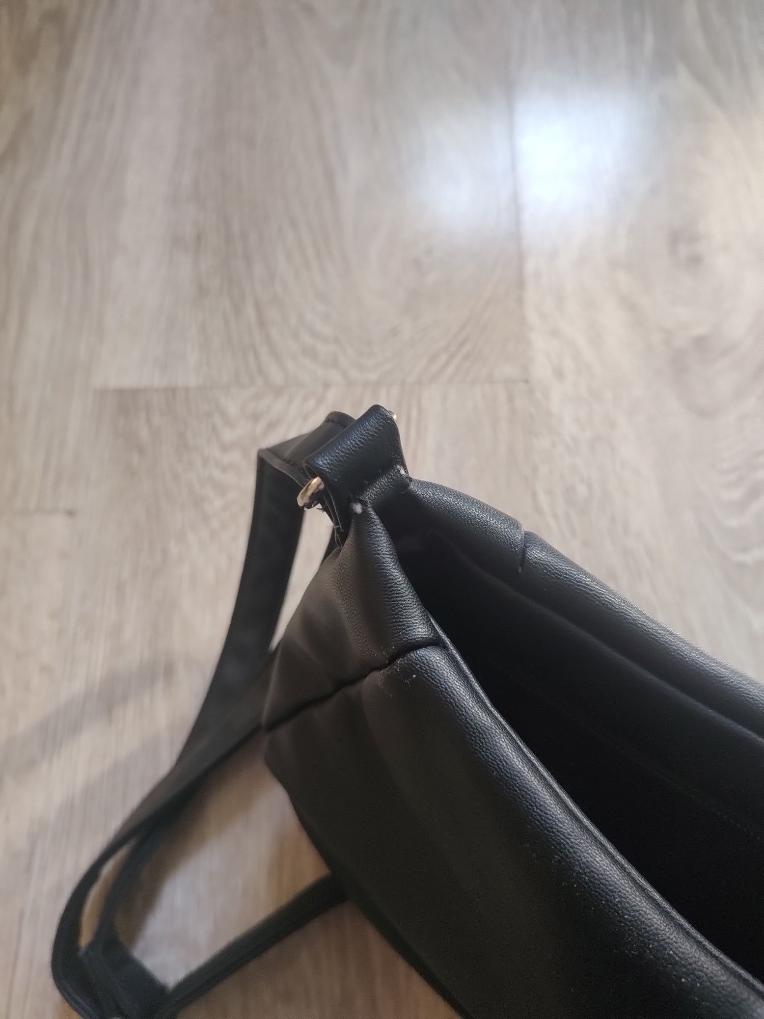 Mała torebka crossbody Sinsay
