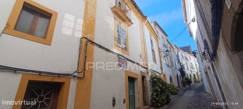 Casa Típica para Recuperar na Zona Histórica de Castelo de Vide