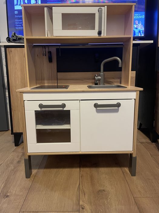 Kuchnia drewniana dla dzieci