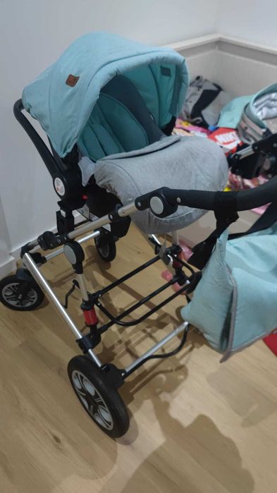 Carrinho bebe trio com acessórios ótimo estado