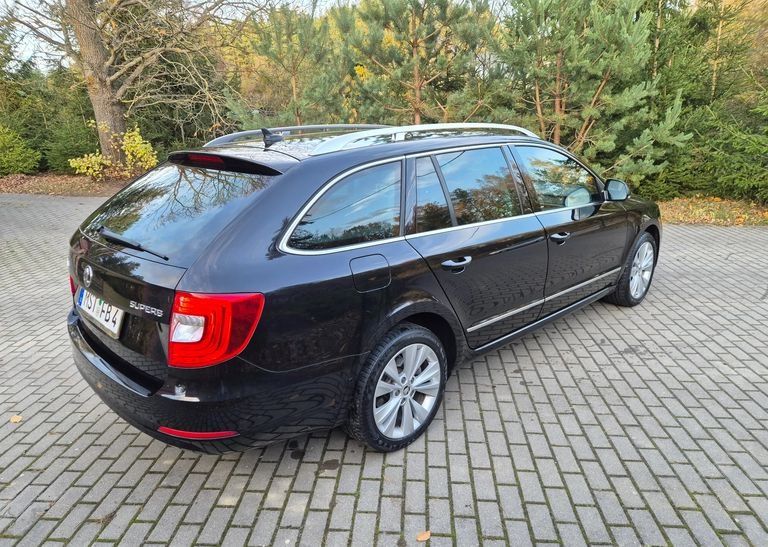 Skoda Superb Combi 2.0 TDI DSG Exclusive