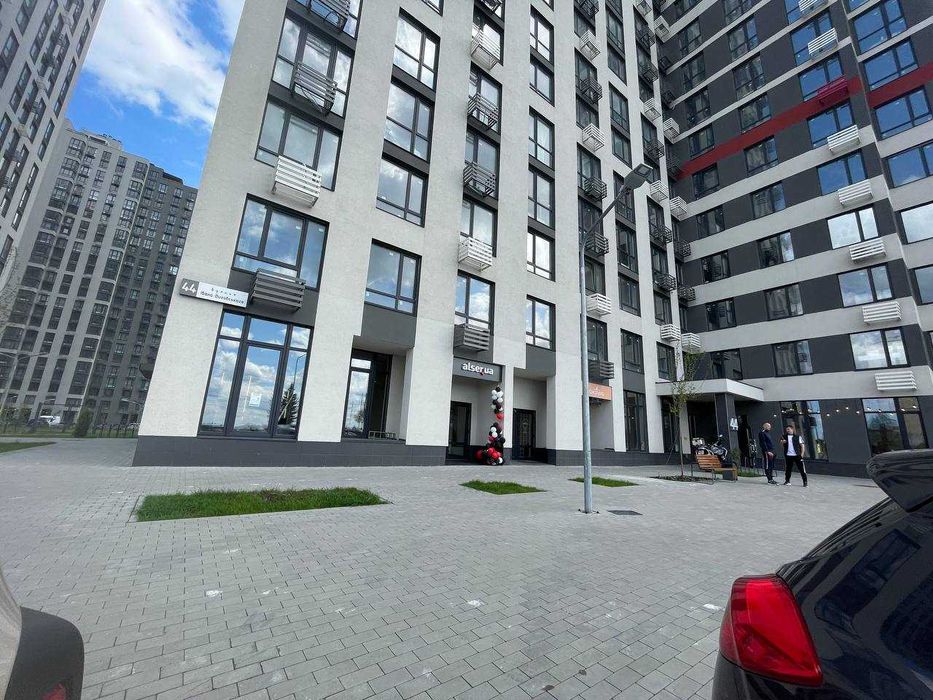 Продам 1к простору квартиру в ЖК Варшавський дизайнерський ремонт