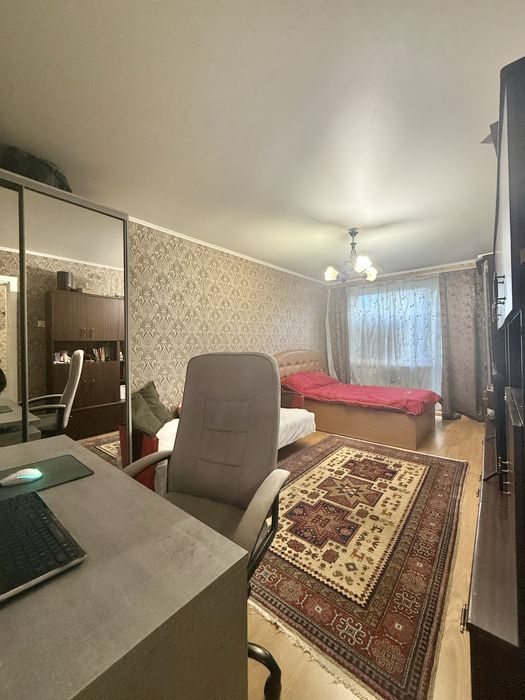 Продам 1к с балконом мкрн. Ювілейний - Співдружності ( Резніченко)
