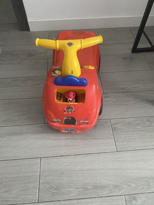 Машинка толокар