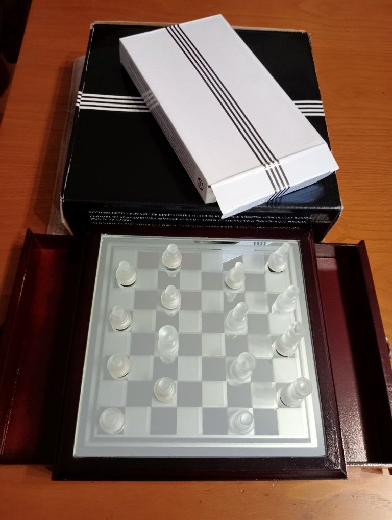 Jogo de xadrez novo