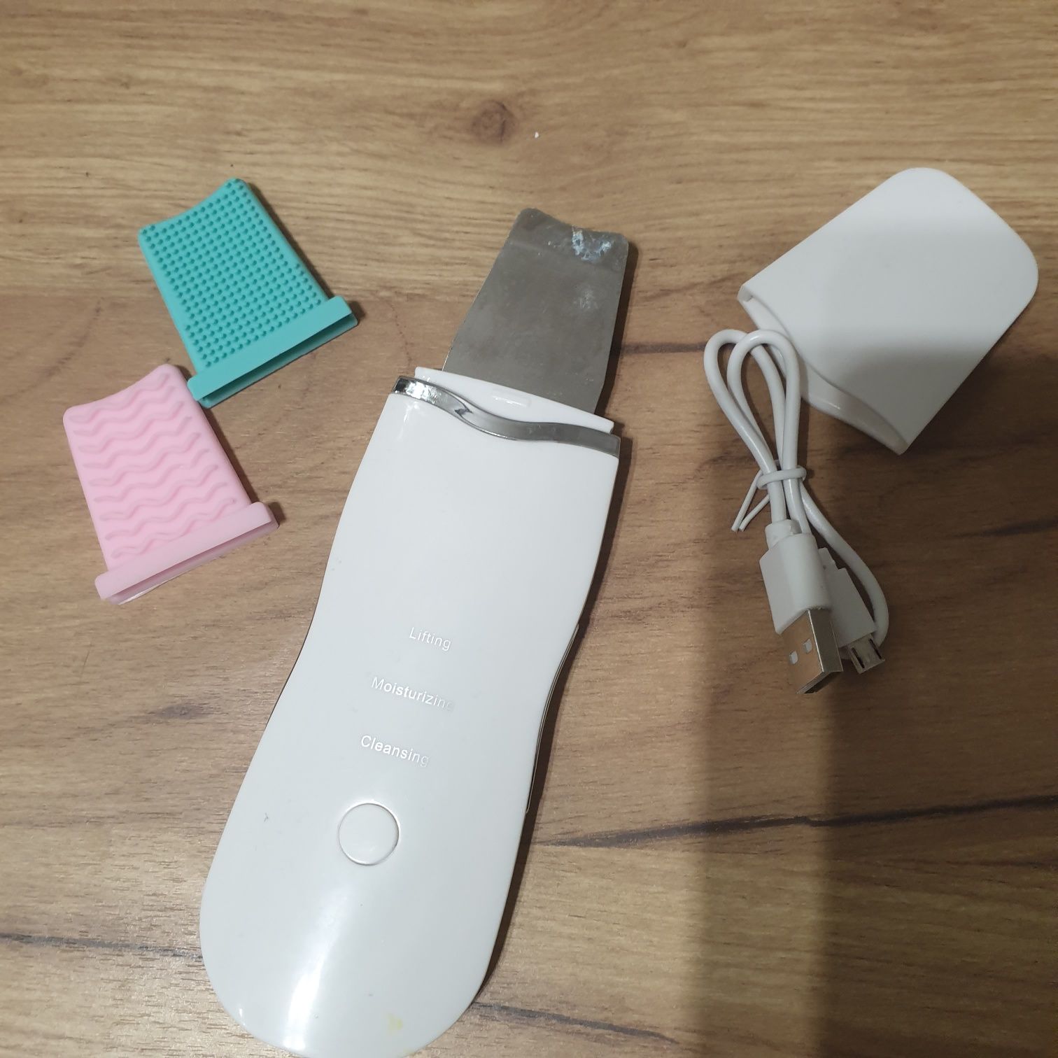Urządzenie do peelingu kawitacyjnego