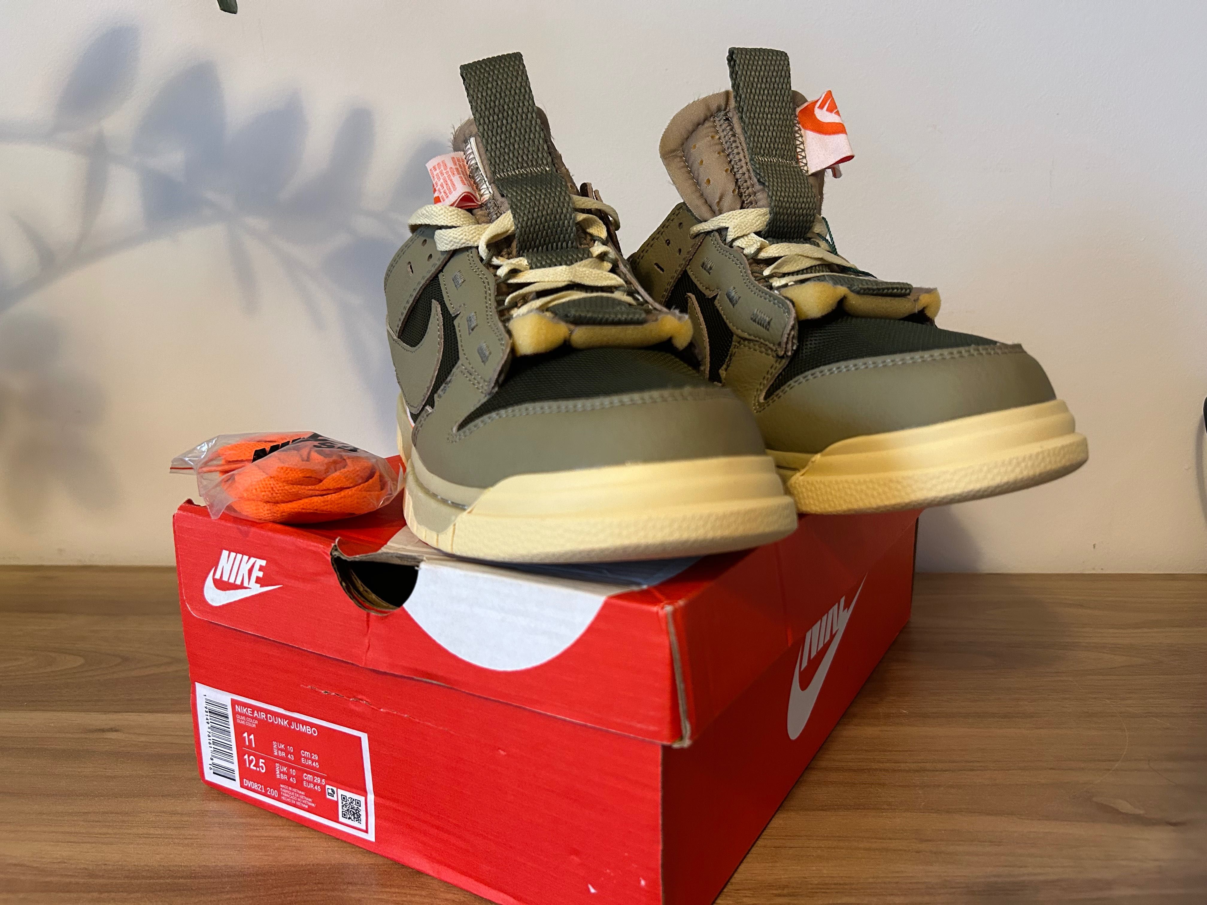 45 size Nike Air Dunk Jumbo
Medium Olive