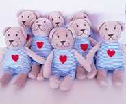 Conjunto 8 peluches ursinho coração (Portes Incluidos)