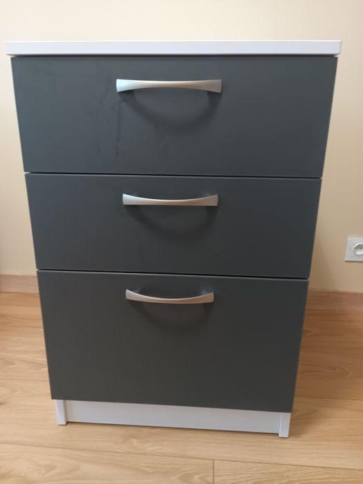 Sprzedam Komodę 3 szuflady