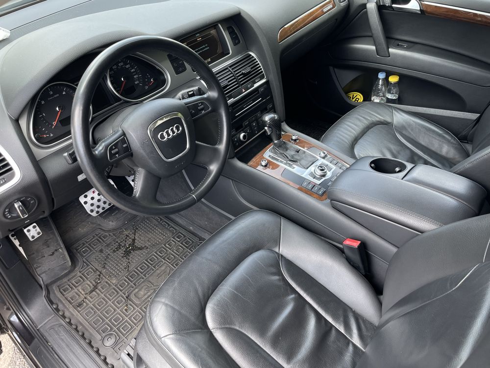 Audi Q7 3.0 TDI Sline Premium Plus в очень хорошем состоянии