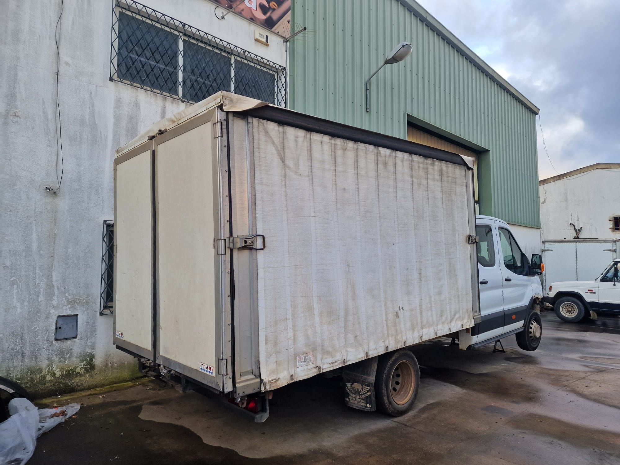 Contentor ford transit