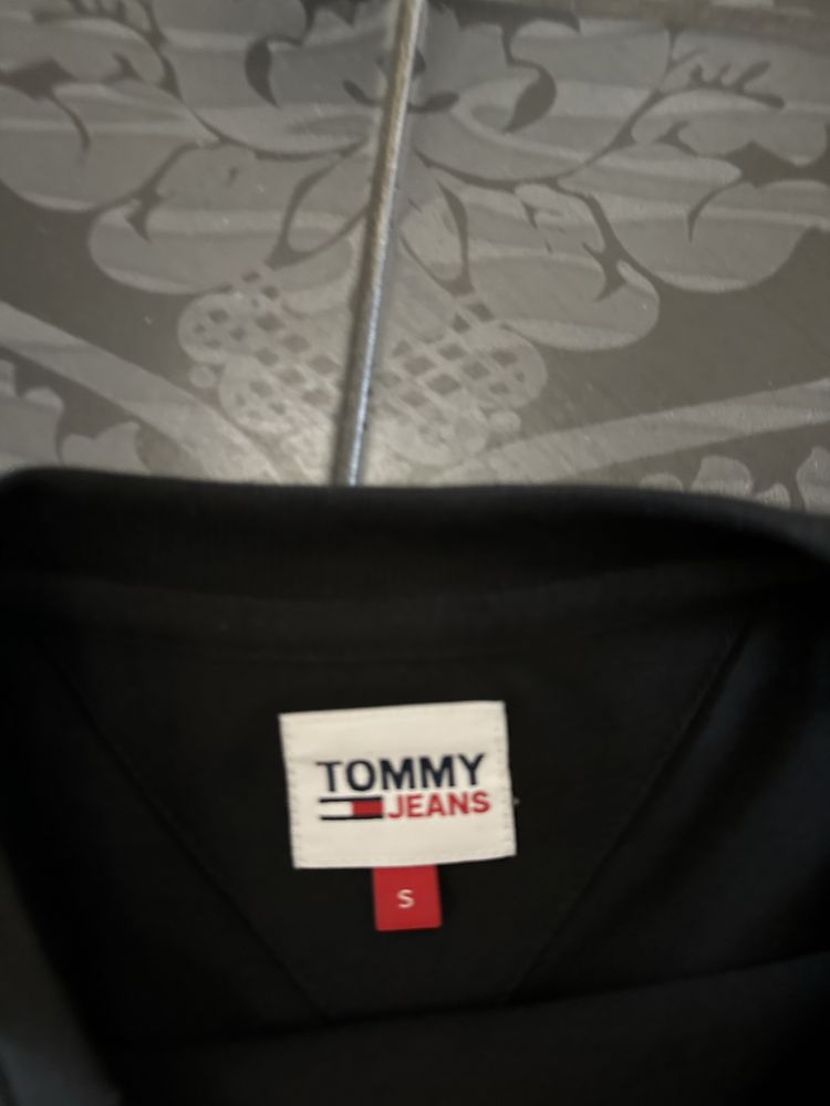 Футболка Tommy Jeans