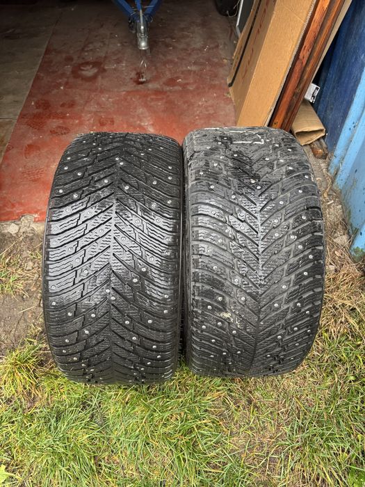 Зимова шипована гума резина Nokian Hakkapeliitta 275 35 r20