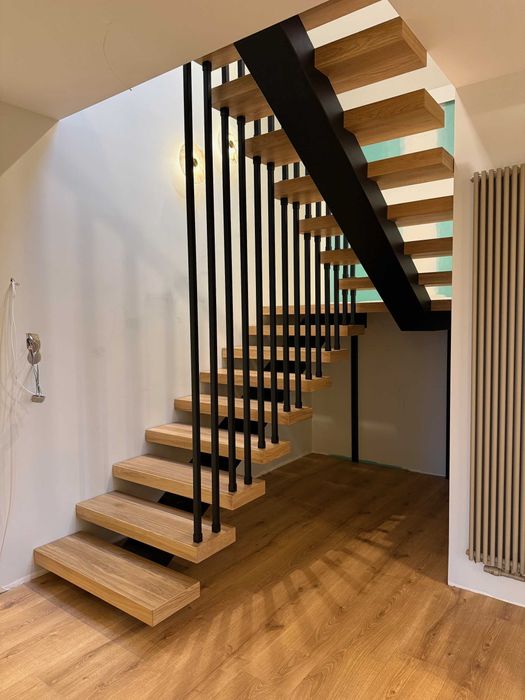 Nowoczesne schody dębowe na wymiar, balustrada, loft PRODUCENT