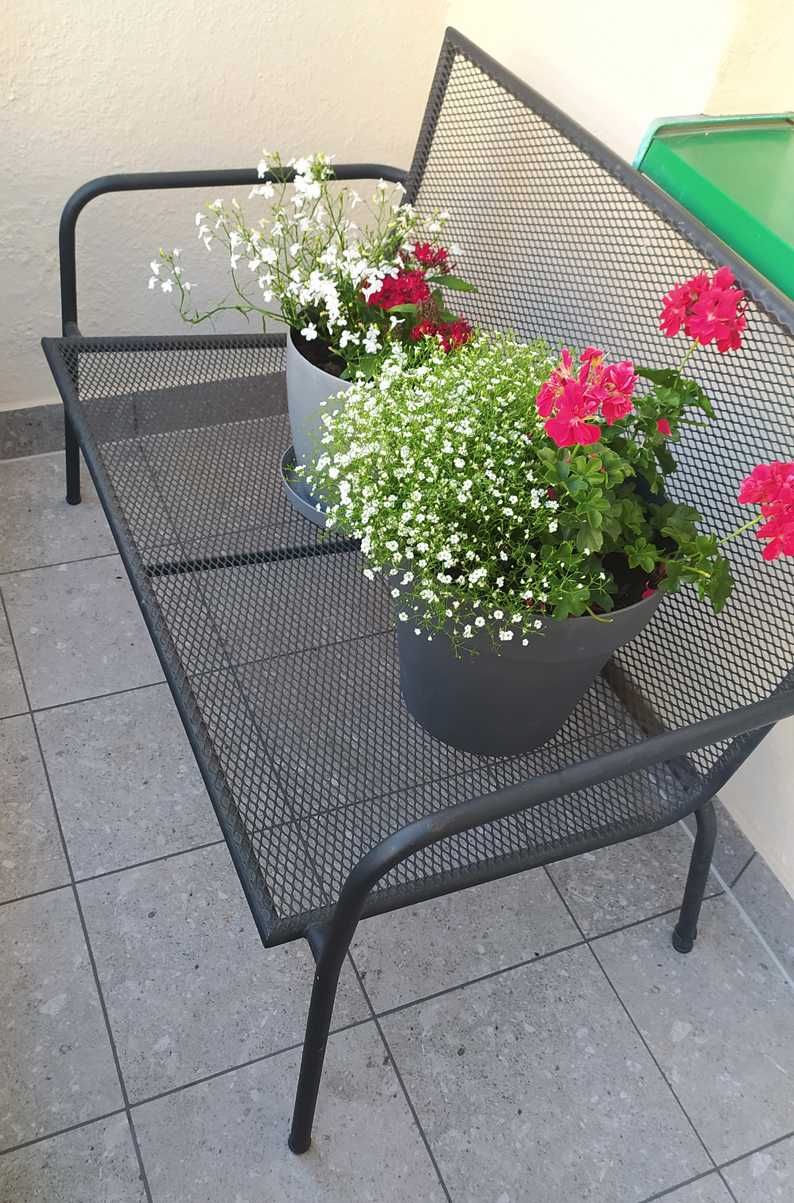 ławka ogrodowa metalowa / kwietnik