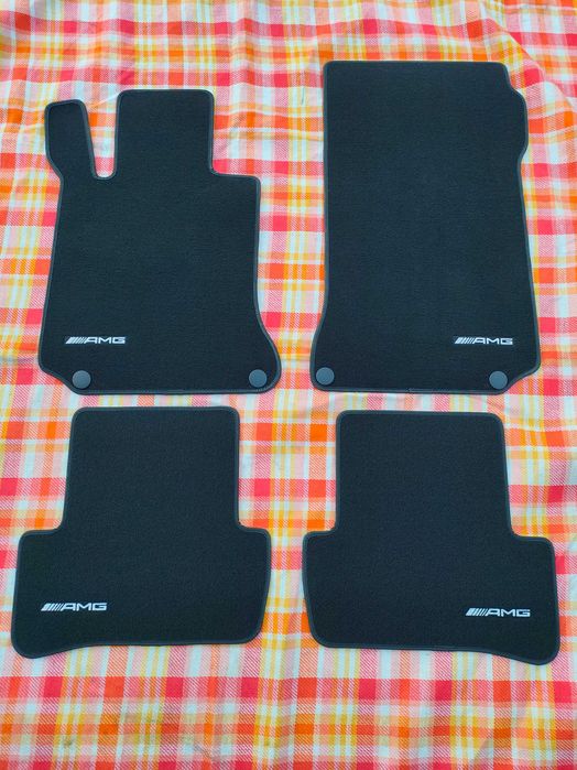 Dywaniki Mercedes W204 S204 AMG