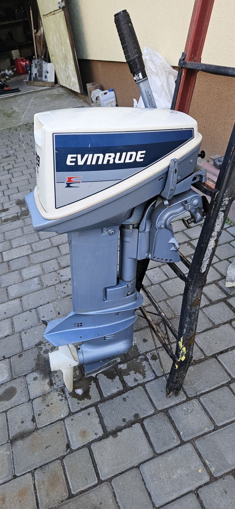 Мотор лодочний 9.9 johnson Evinrude