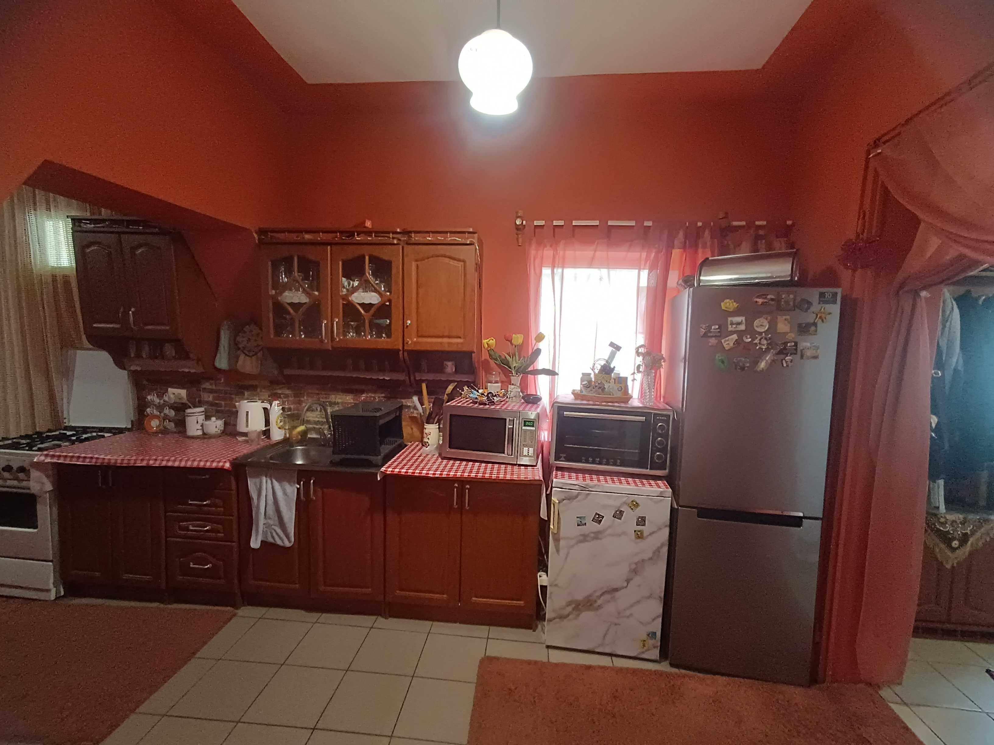 ПРОДАЖ 5-и кімнатного будинку з ремонтом, 10 хв. до центру та басейну!