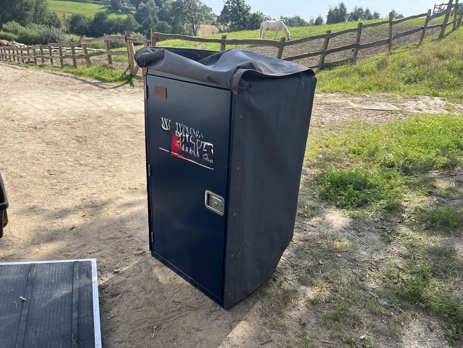 Paka jezdziecka tack room