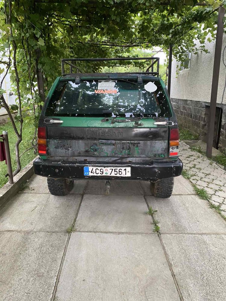 Продам Nisan Terrano 2.7 TD