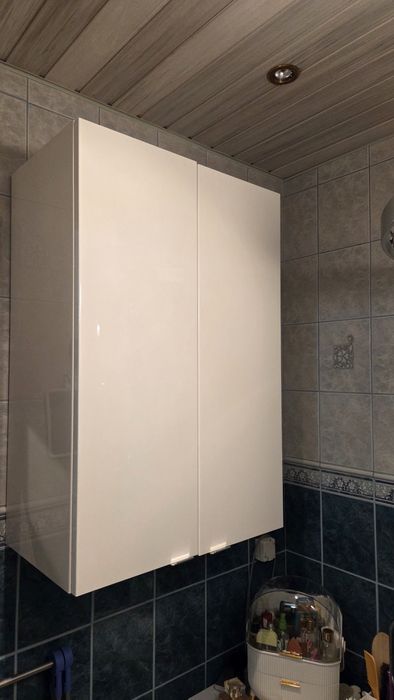 Szafka  wisząca łazienkowa