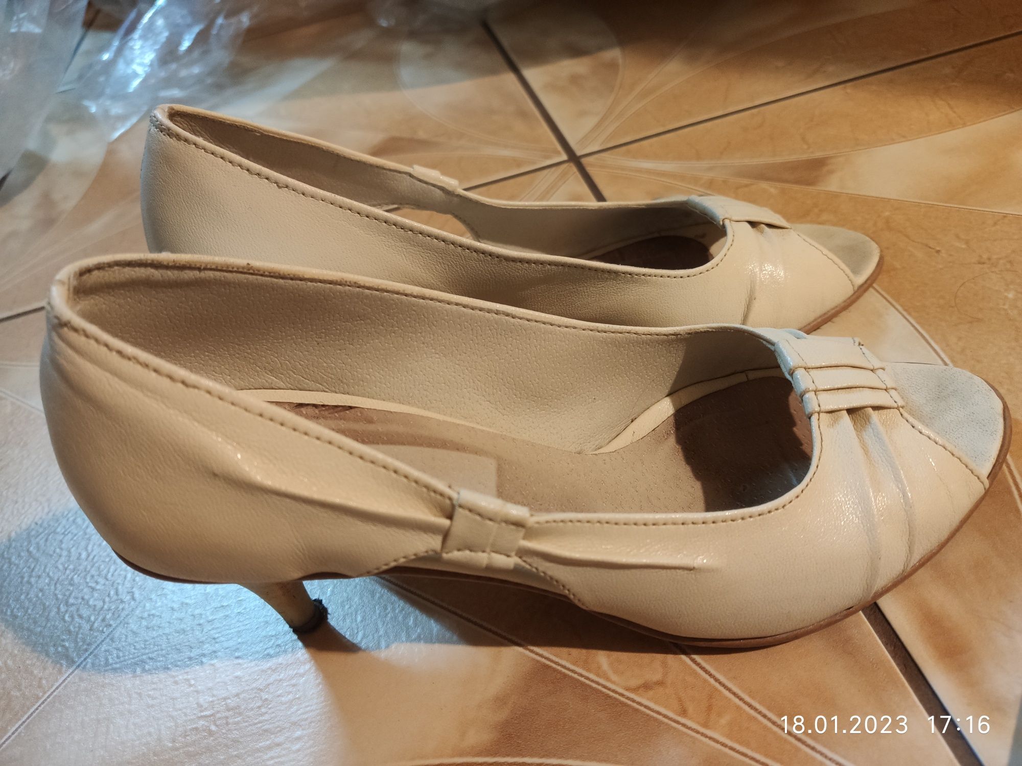 Buty na niskim obcasie