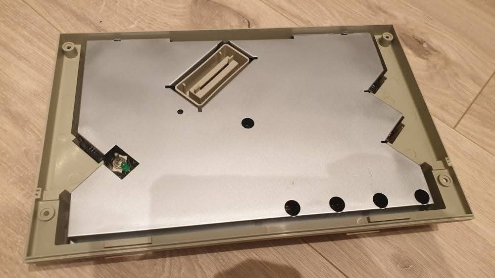 Retro komputer Atari Xegs odnowiony