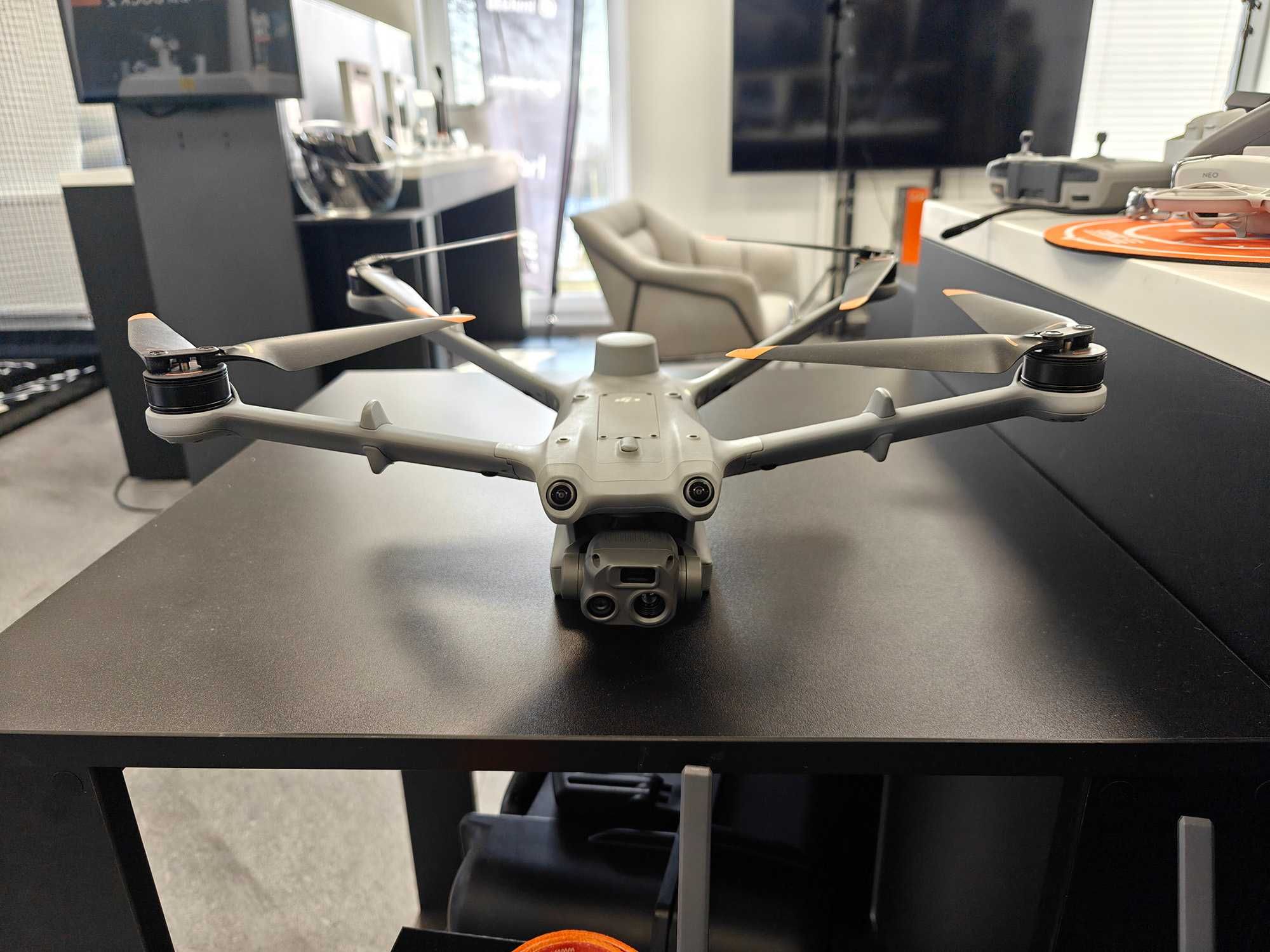 Dron z termowizją DJI Matrice 3TD + Stacja dokująca DJI Dock 2 |FV 23%