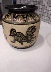 Rzadki motyw wazonu Dona "koń" z wietnamskiej ceramiki.
