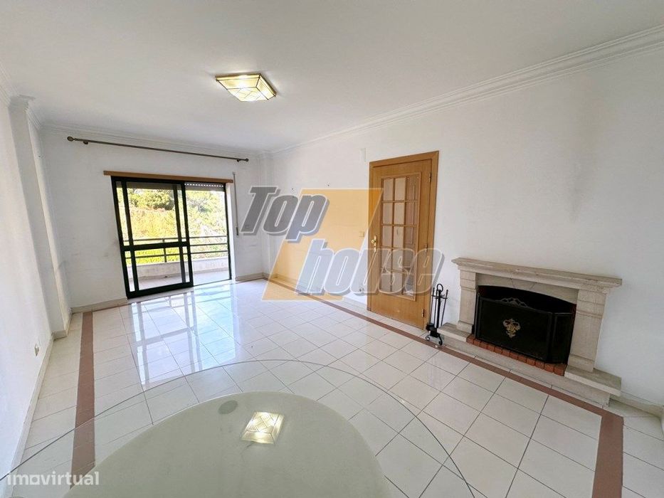 Apartamento T3 com arrecadação - Parque da Paz