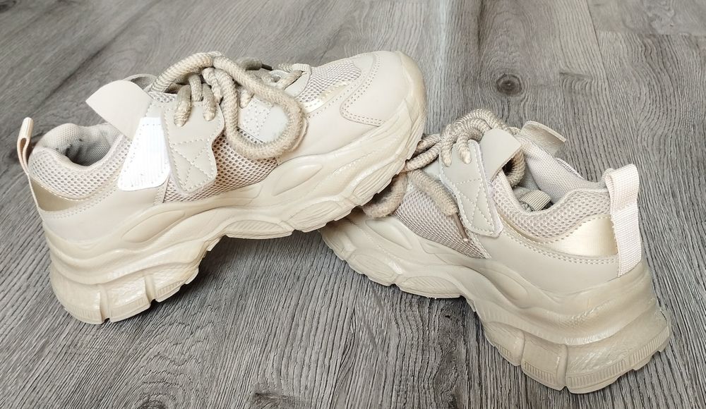 Кросівки для дівчинки